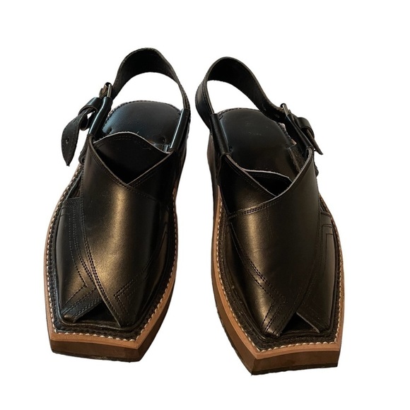 KAPTAN Handmade Leather
Peshawari Chappal/Sandal - Picture 10 of 11